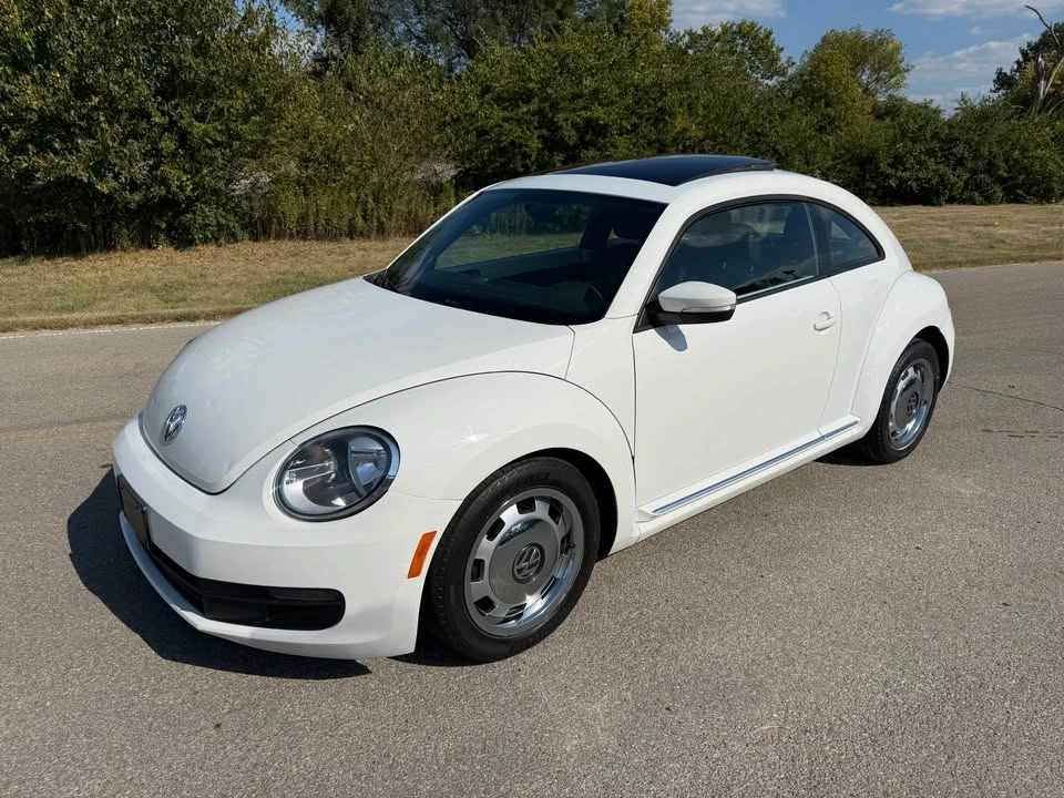 2012 Volkswagen A5 Beetle - Image 2 of 8