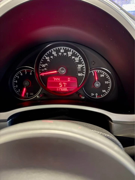 2012 Volkswagen A5 Beetle - Image 10 of 16