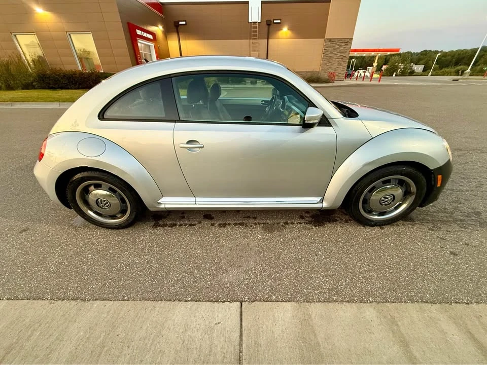 2012 Volkswagen A5 Beetle - Image 7 of 16