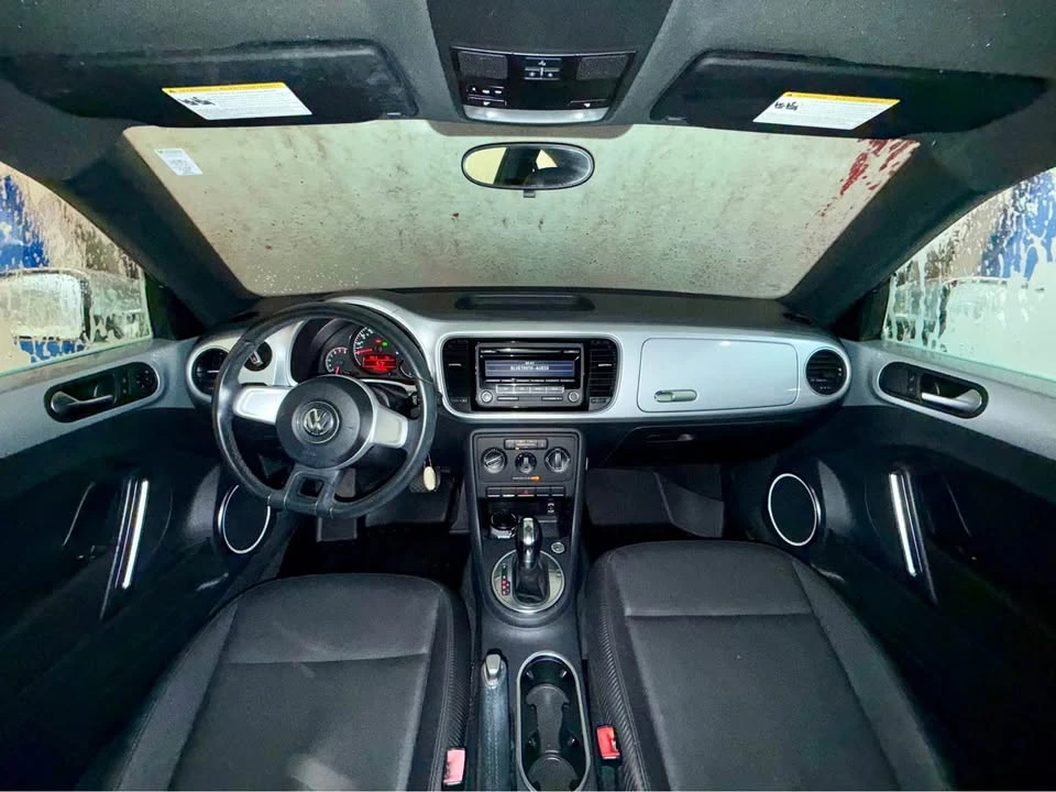 2012 Volkswagen A5 Beetle - Image 11 of 16
