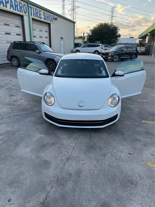 2012 Volkswagen A5 Beetle - Image 10 of 21