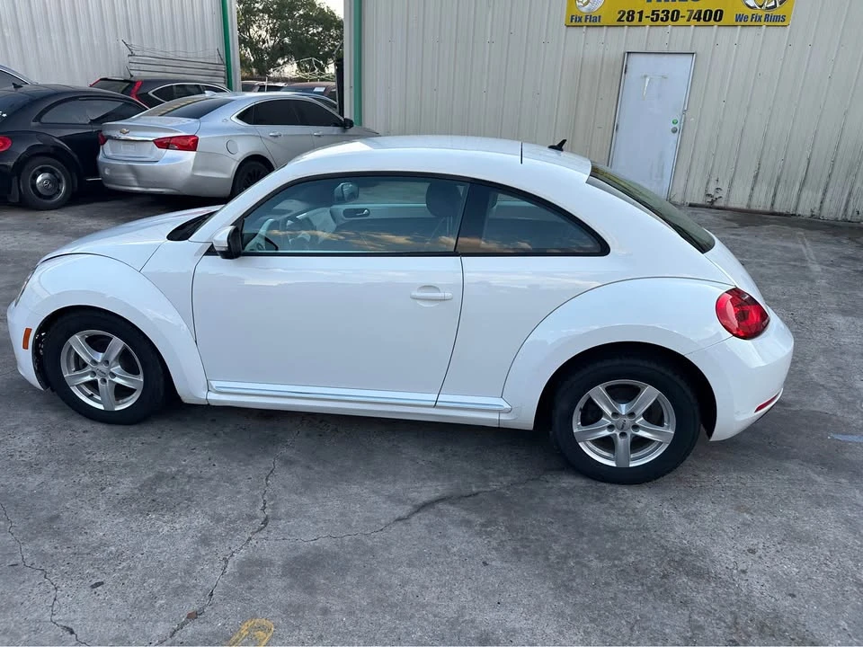2012 Volkswagen A5 Beetle - Image 11 of 21