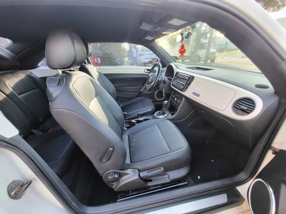 2012 Volkswagen A5 Beetle - Image 12 of 17