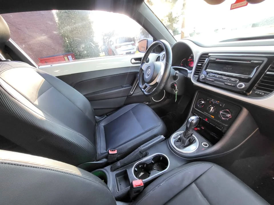2012 Volkswagen A5 Beetle - Image 13 of 17