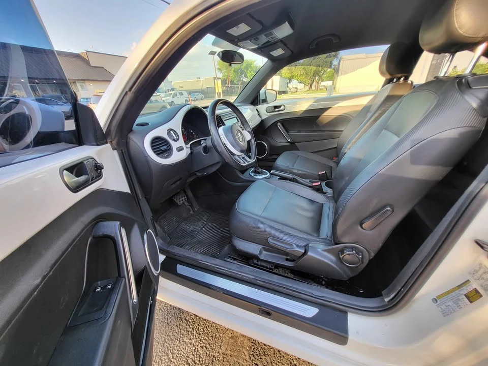 2012 Volkswagen A5 Beetle - Image 9 of 17