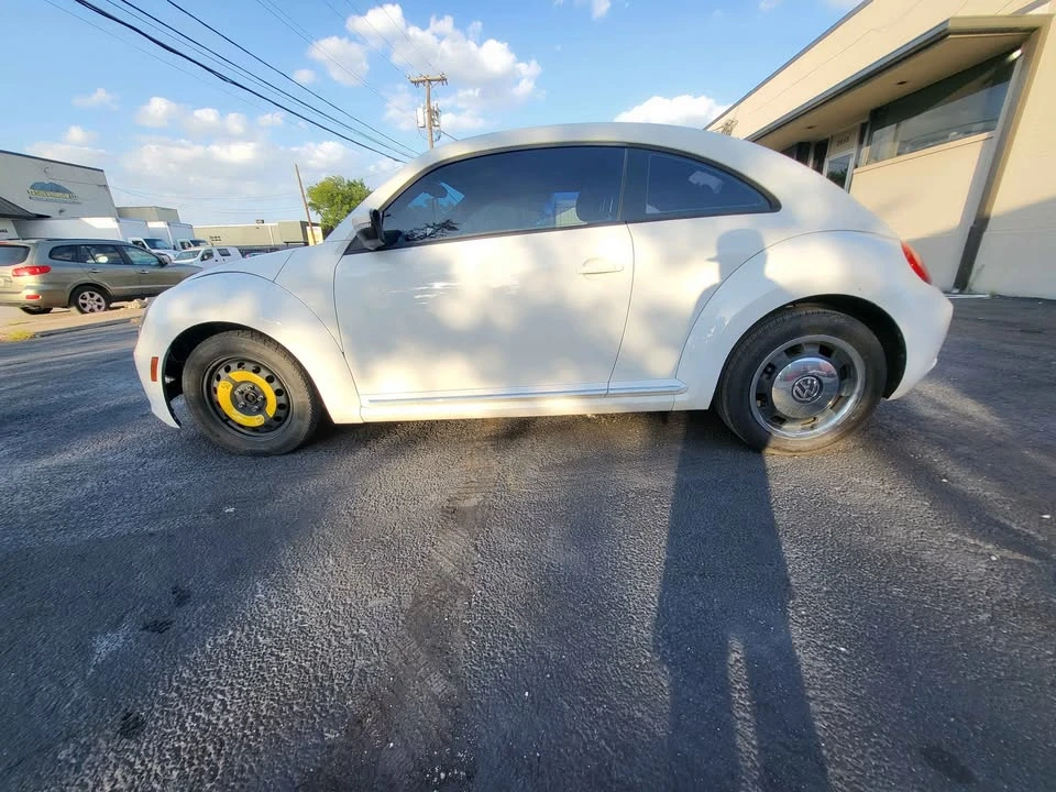 2012 Volkswagen A5 Beetle - Image 6 of 17
