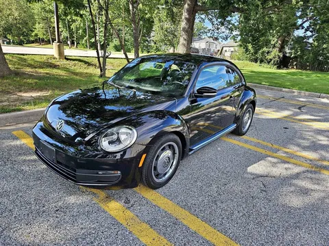 2012 Volkswagen Beetle 2.5L Hatchback 2D