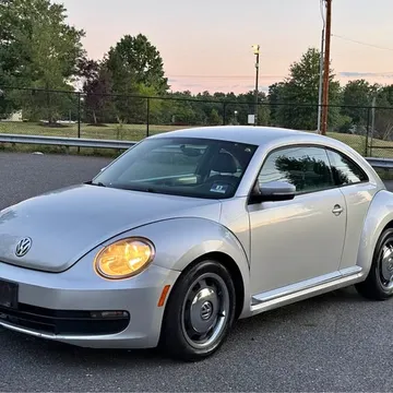 2012 Volkswagen Beetle 2.5L Hatchback