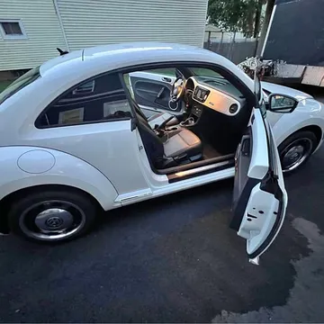 2012 Volkswagen Beetle 2.5L Hatchback 2D