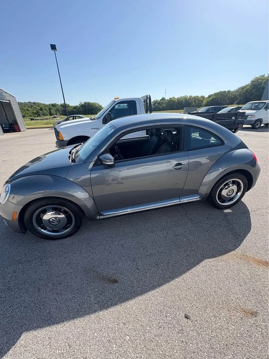 2012 Volkswagen A5 Beetle - Image 2 of 7