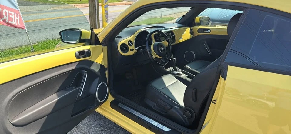 2012 Volkswagen A5 Beetle - Image 6 of 9