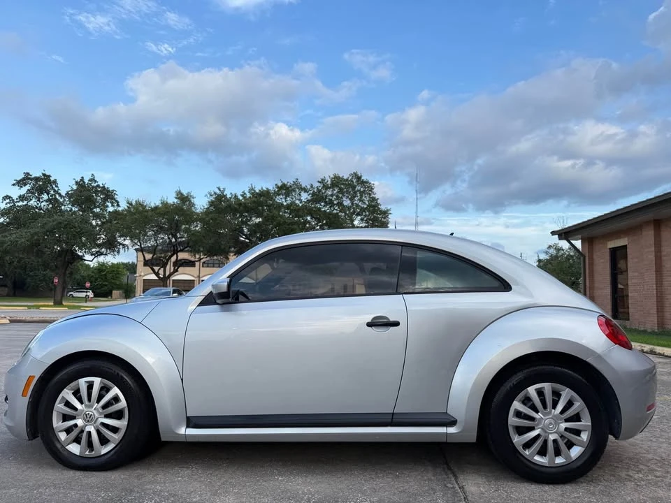 2012 Volkswagen A5 Beetle - Image 2 of 13