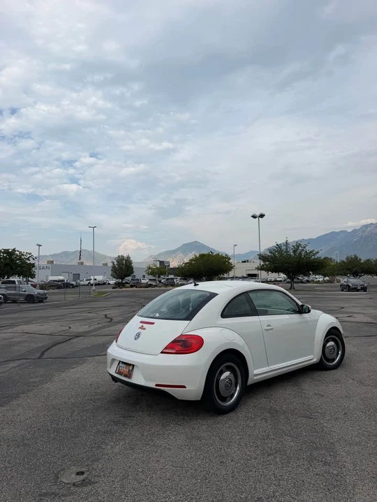 2012 Volkswagen A5 Beetle - Image 4 of 10