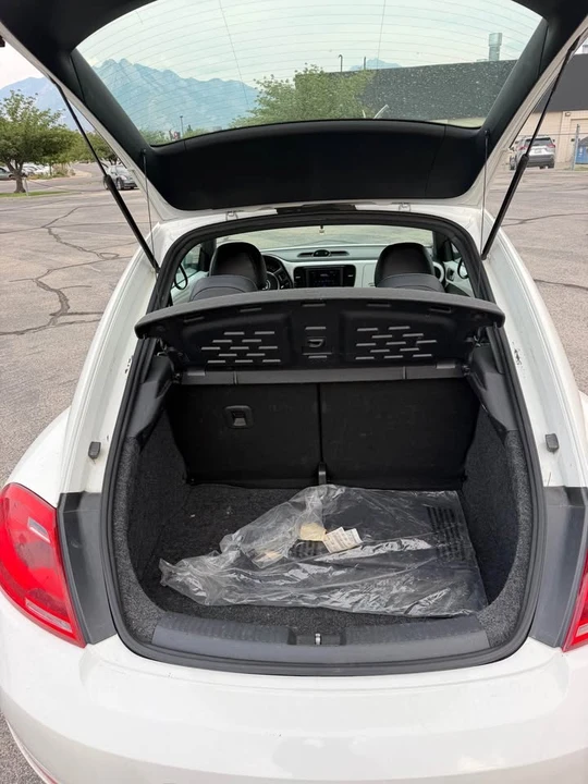2012 Volkswagen A5 Beetle - Image 8 of 10