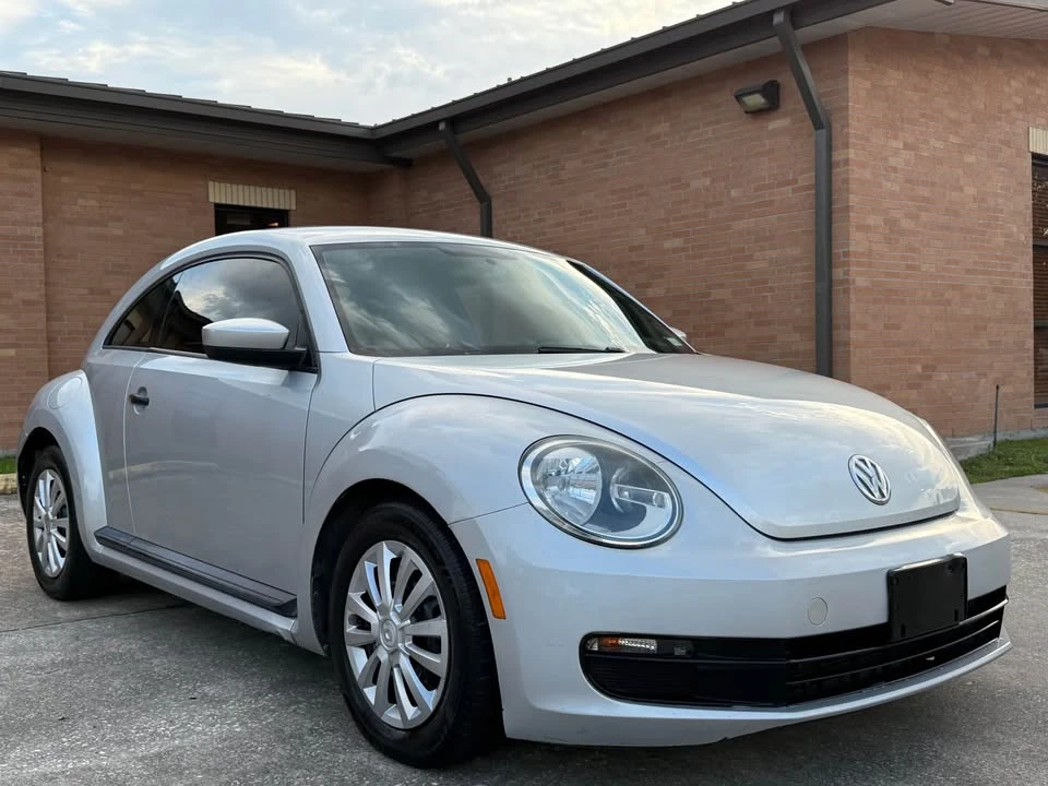 2012 Volkswagen A5 Beetle - Image 6 of 13