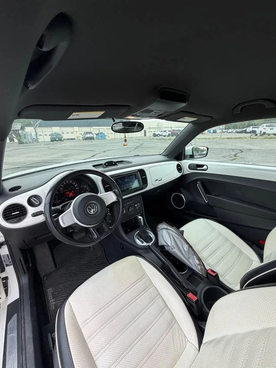 2012 Volkswagen A5 Beetle - Image 6 of 10