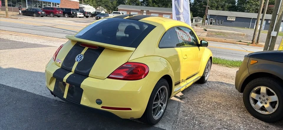 2012 Volkswagen A5 Beetle - Image 5 of 9