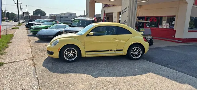 2012 Volkswagen Beetle 2.5L Hatchback