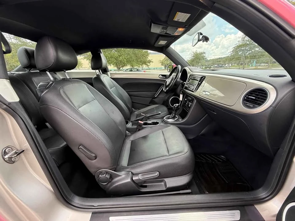 2012 Volkswagen A5 Beetle - Image 11 of 18