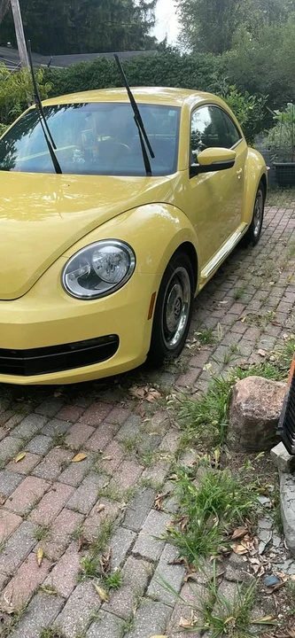 2012 Volkswagen A5 Beetle - Image 2 of 3