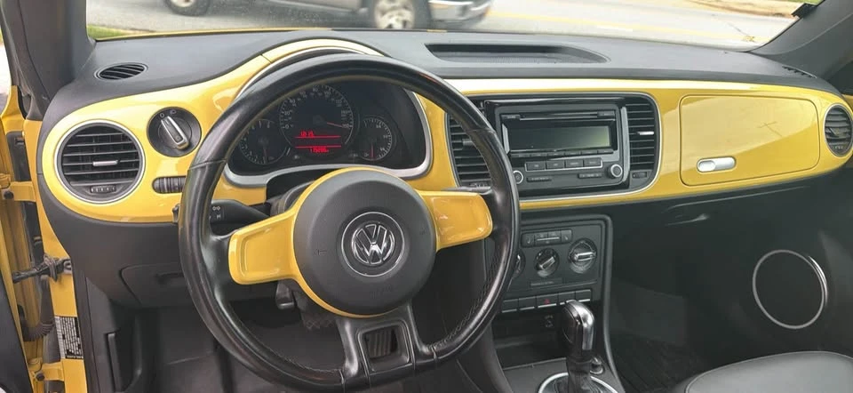 2012 Volkswagen A5 Beetle - Image 4 of 6
