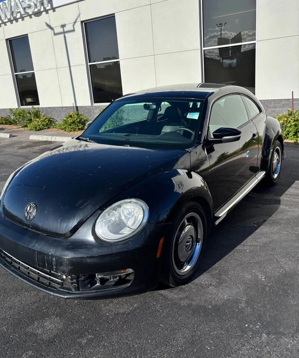 2012 Volkswagen A5 Beetle - Image 2 of 10