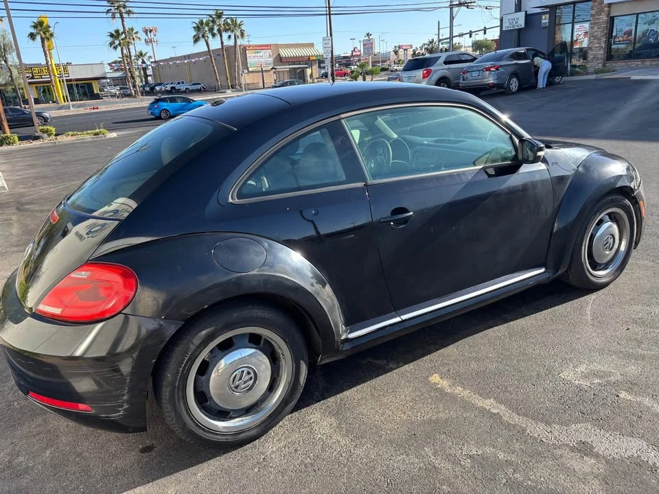 2012 Volkswagen A5 Beetle - Image 4 of 10