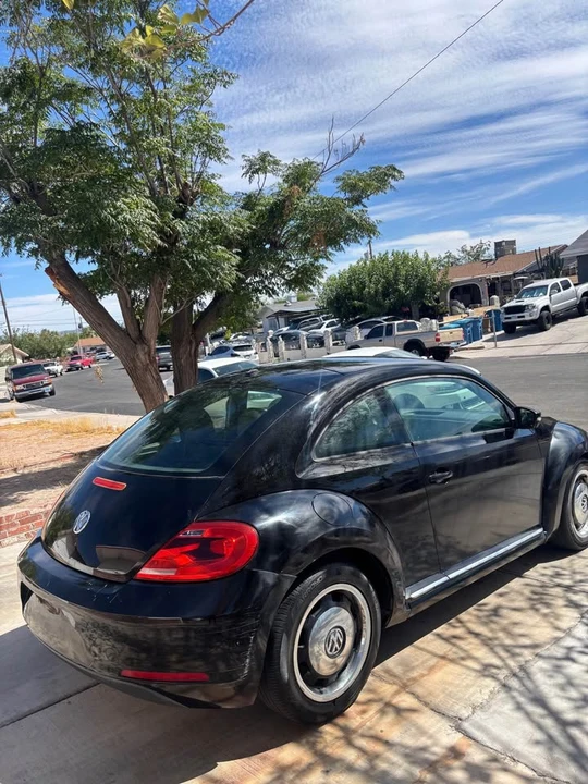 2012 Volkswagen A5 Beetle - Image 2 of 13