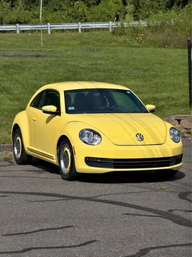 2012 Volkswagen Beetle 2.5L Hatchback 2D