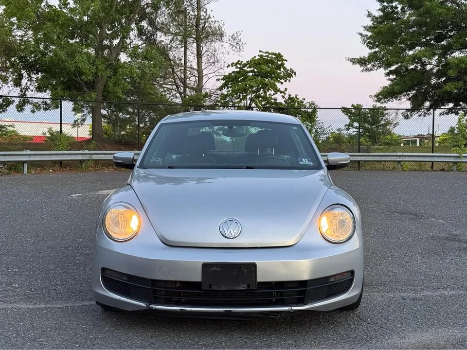 2012 Volkswagen A5 Beetle - Image 2 of 9