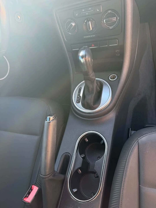 2012 Volkswagen A5 Beetle - Image 12 of 16
