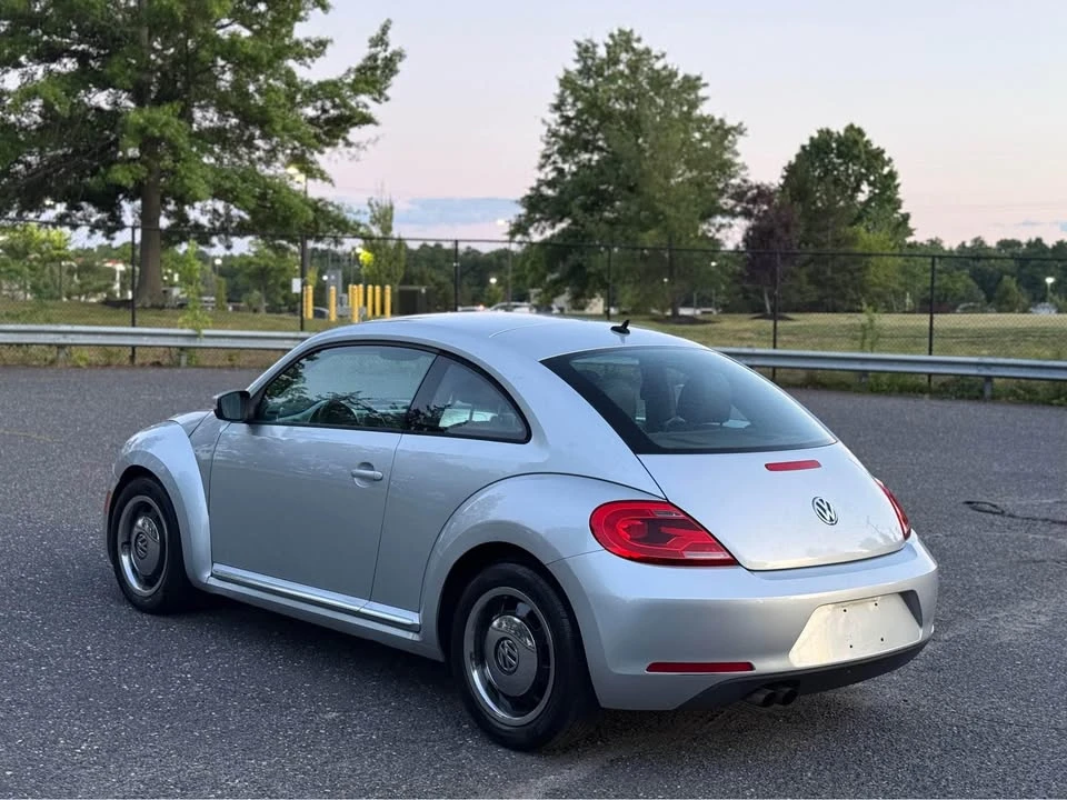 2012 Volkswagen A5 Beetle - Image 6 of 9