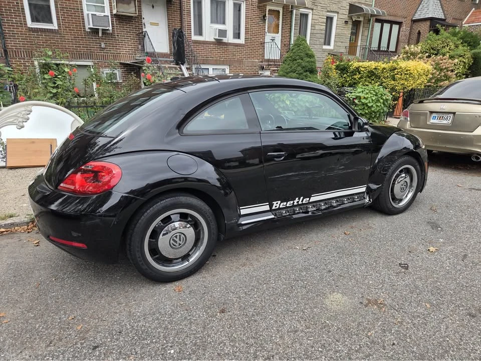 2012 Volkswagen A5 Beetle - Image 8 of 20