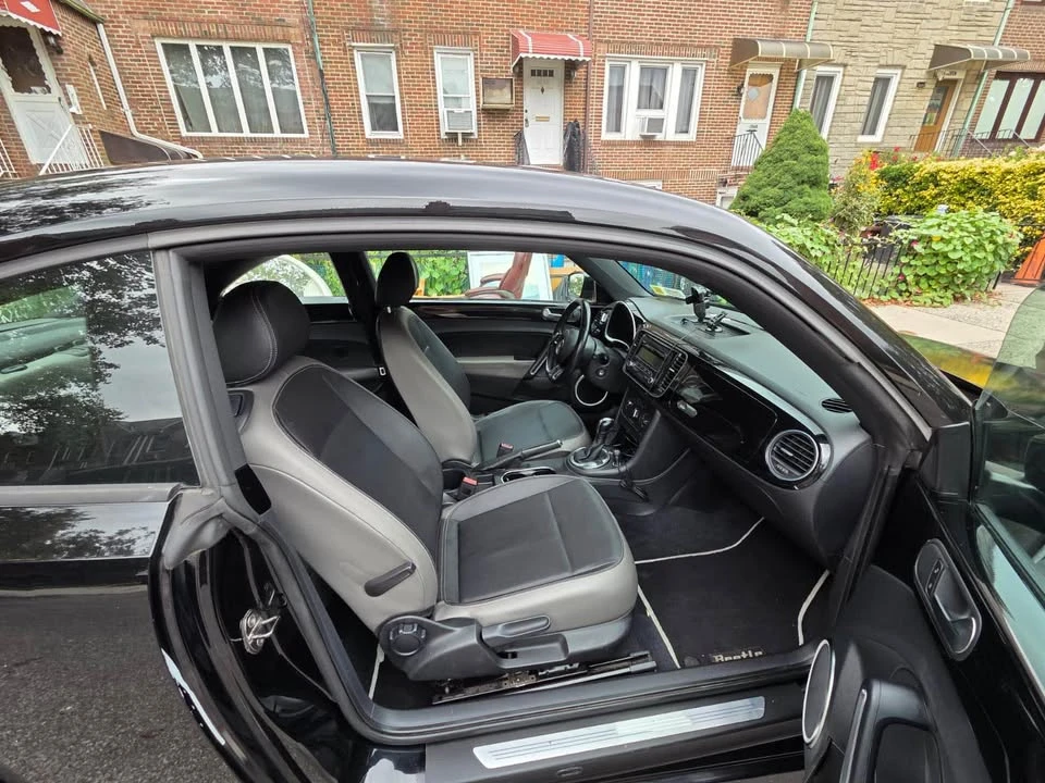 2012 Volkswagen A5 Beetle - Image 19 of 20