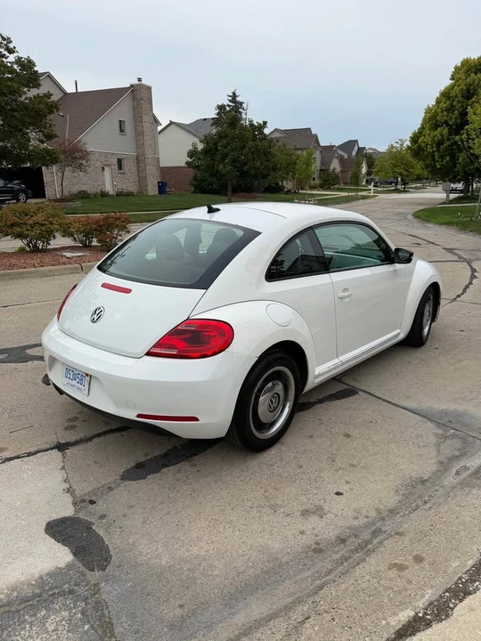2012 Volkswagen A5 Beetle - Image 6 of 15