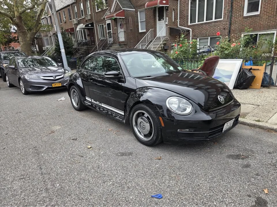 2012 Volkswagen A5 Beetle - Image 7 of 20