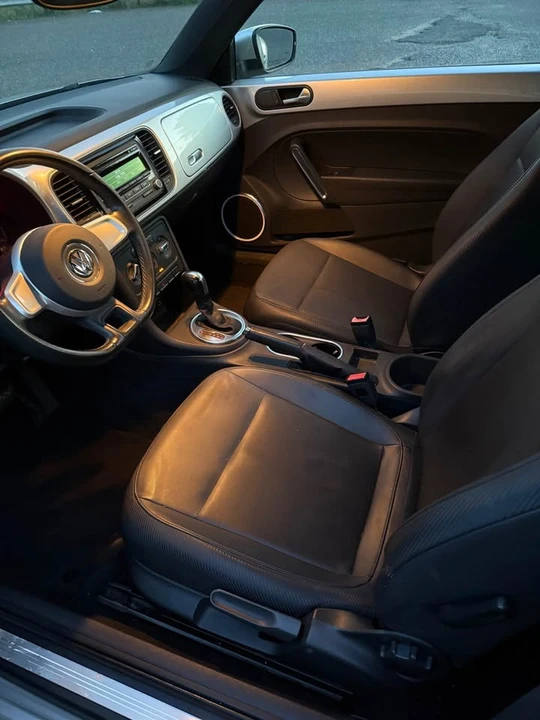 2012 Volkswagen A5 Beetle - Image 7 of 9