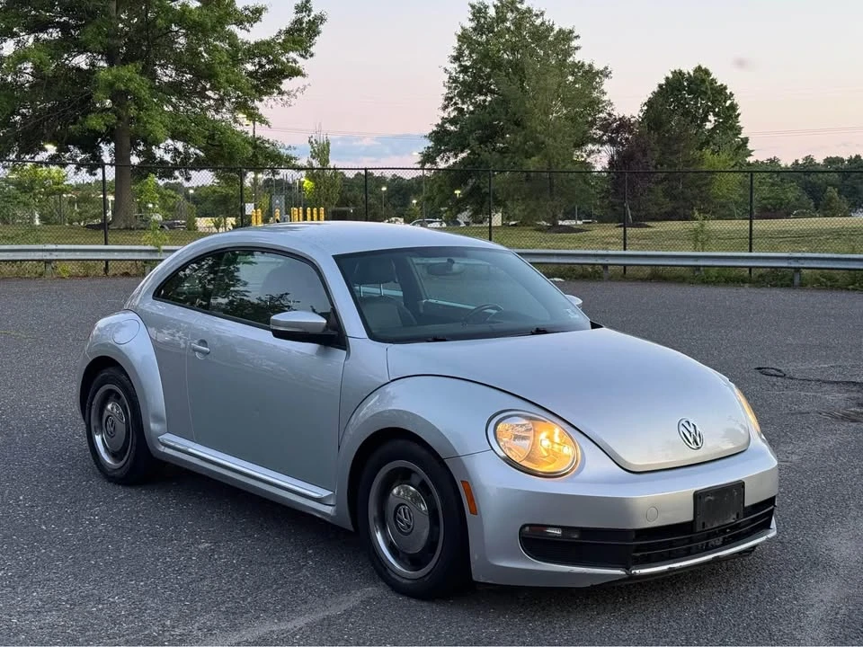 2012 Volkswagen A5 Beetle - Image 3 of 9
