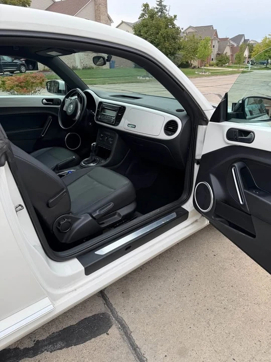 2012 Volkswagen A5 Beetle - Image 9 of 15