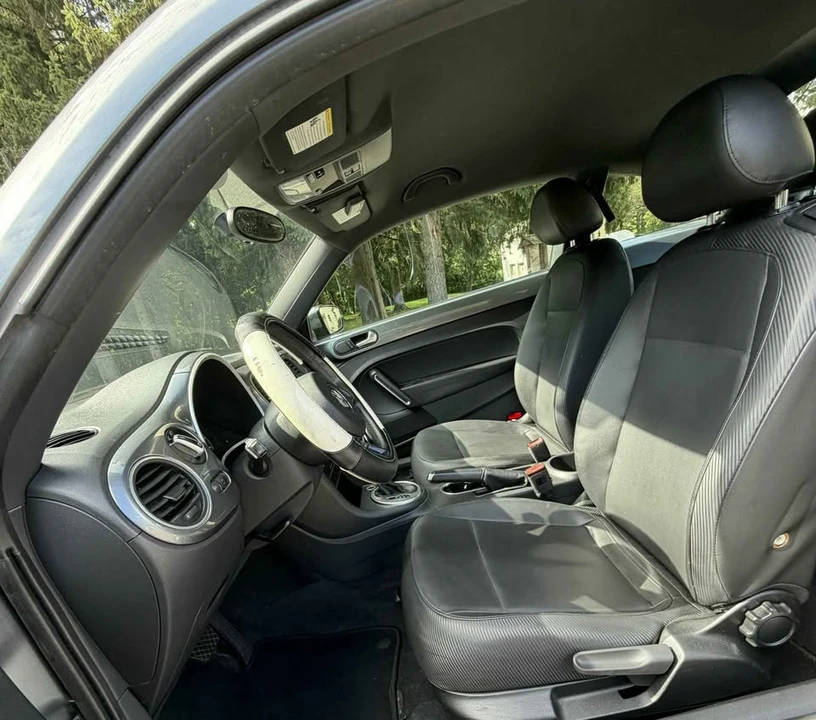 2012 Volkswagen A5 Beetle - Image 8 of 11