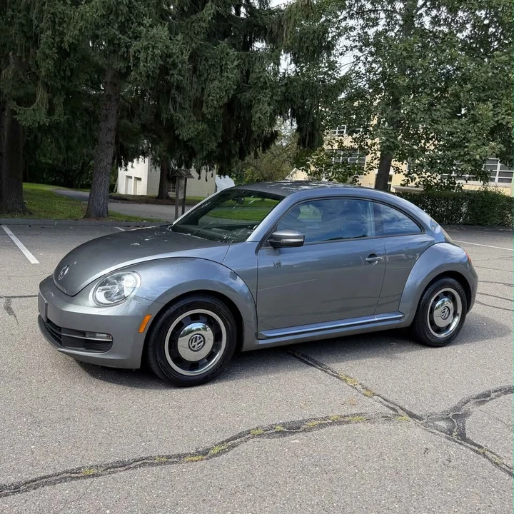 2012 Volkswagen A5 Beetle - Image 2 of 11