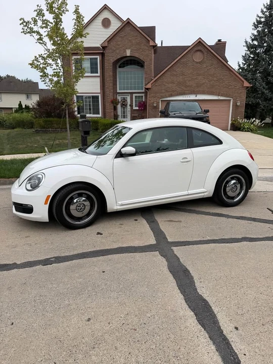 2012 Volkswagen A5 Beetle - Image 4 of 15