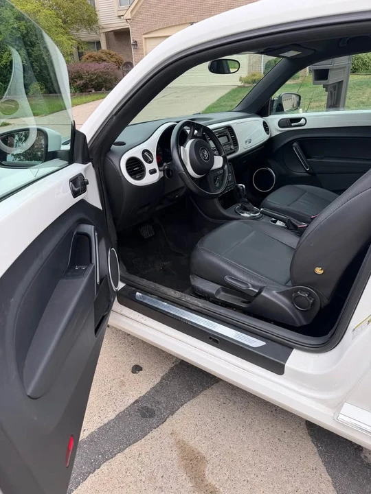 2012 Volkswagen A5 Beetle - Image 8 of 15