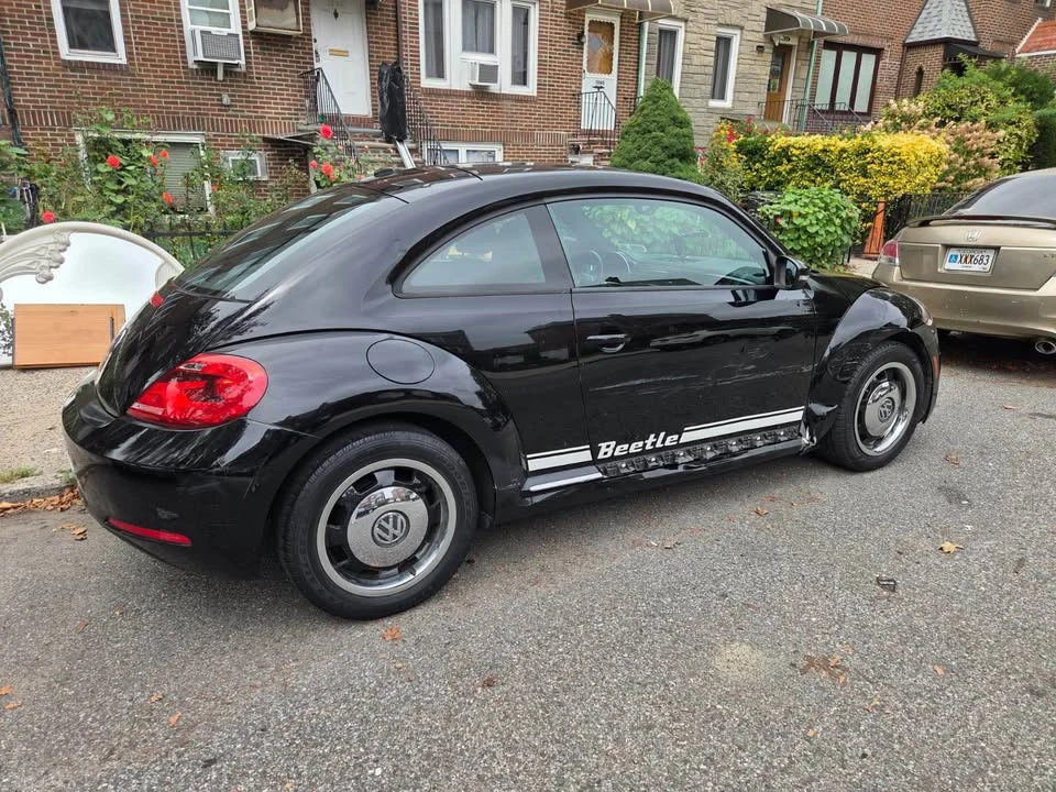 2012 Volkswagen A5 Beetle - Image 9 of 20