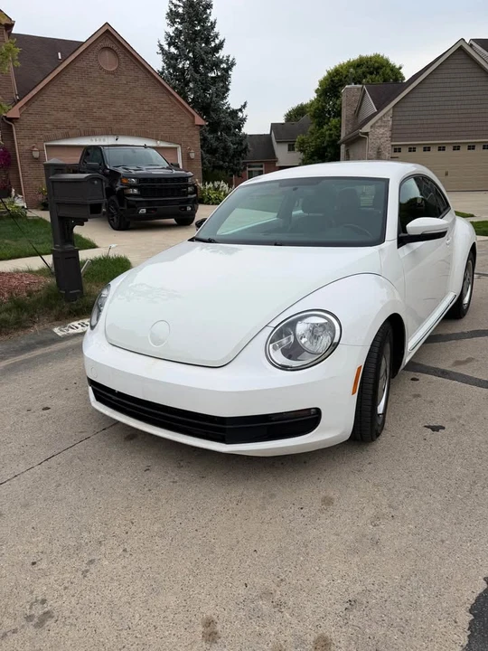 2012 Volkswagen A5 Beetle - Image 2 of 15