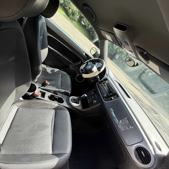2012 Volkswagen A5 Beetle - Image 10 of 11