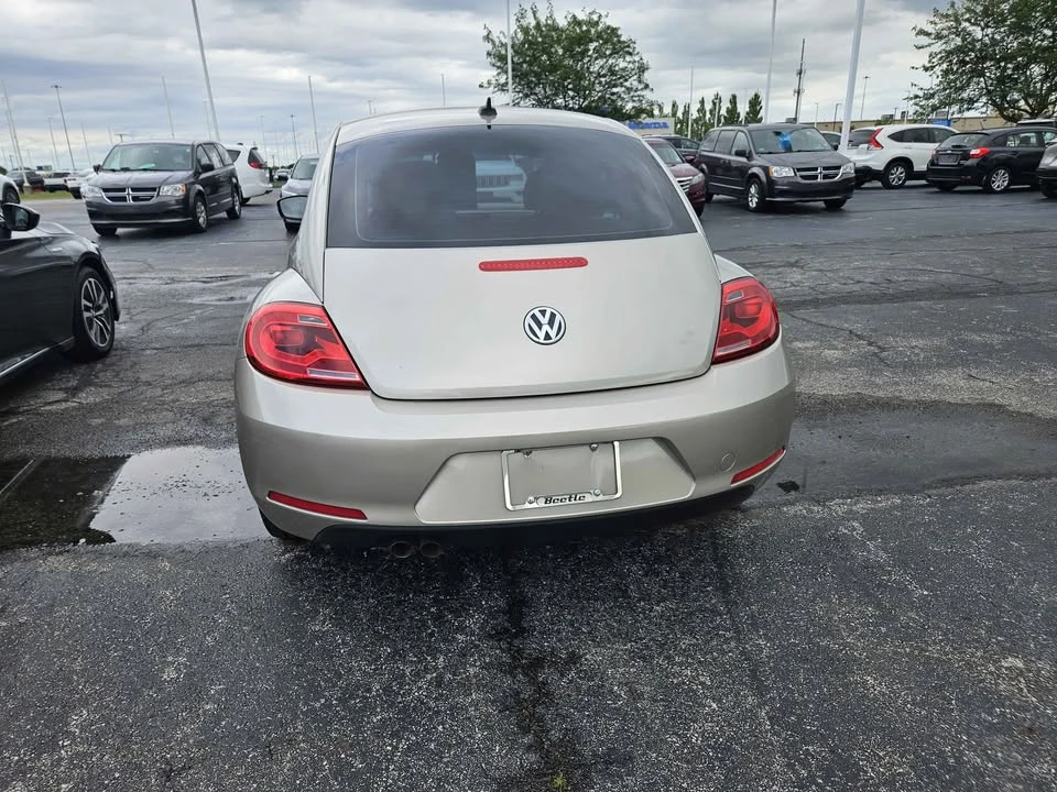 2012 Volkswagen A5 Beetle - Image 3 of 8
