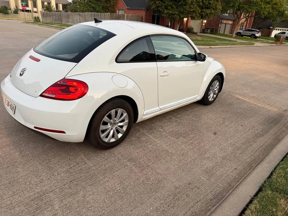 2012 Volkswagen A5 Beetle - Image 6 of 9