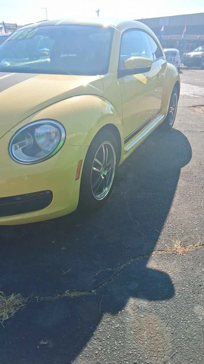 2012 Volkswagen A5 Beetle - Image 2 of 8