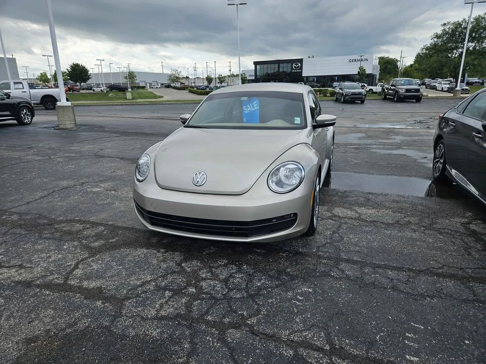 2012 Volkswagen A5 Beetle - Image 2 of 8